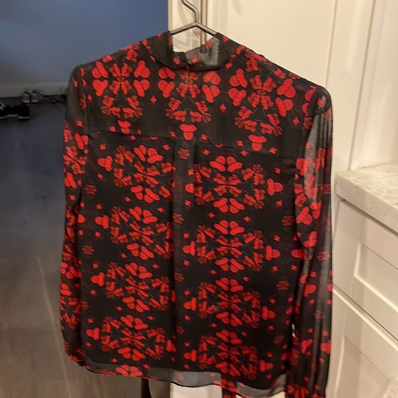 Red/black floral top - Picture 3 of 4